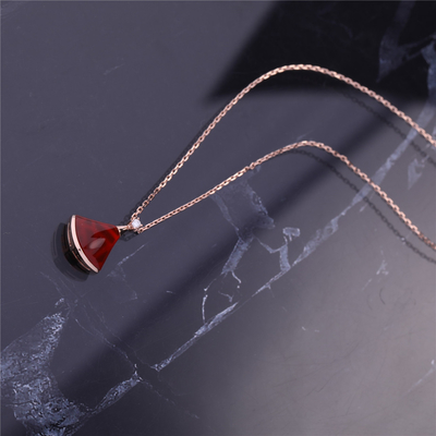 De Halsband van de vrouwenkornalijn in 18K Rose Gold Pendant Set With Één Diamant