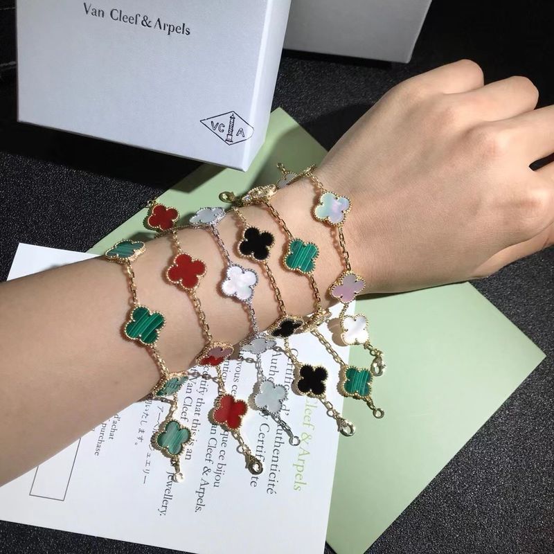 Kwaliteit 18K gouden Wijnoogst Gepersonaliseerde Gouden Armbanden Van Cleef & Arpels fabriek