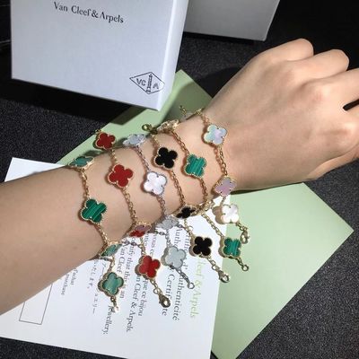 Kwaliteit 18K gouden Wijnoogst Gepersonaliseerde Gouden Armbanden Van Cleef & Arpels fabriek