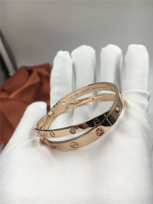 Kwaliteit De Liefdearmband van Rose Gold Luxury Diamond Jewelry van vrouwen met Zes Roze Saffieren fabriek
