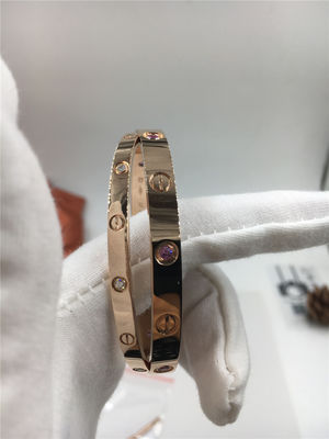 Kwaliteit De Liefdearmband van Rose Gold Luxury Diamond Jewelry van vrouwen met Zes Roze Saffieren fabriek