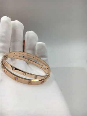 Kwaliteit De Liefdearmband van Rose Gold Luxury Diamond Jewelry van vrouwen met Zes Roze Saffieren fabriek