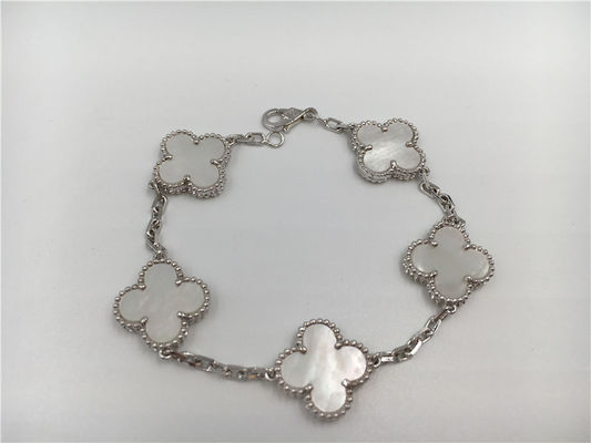 Kwaliteit Uitstekend Alhambra 18K Gouden Armbandwitgoud met Witte Moeder van Parel fabriek