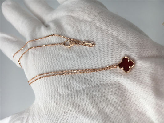 Kwaliteit Nam Gouden Tegenhangerhalsband voor Meisje, de Magische Alhambra Halsband van 18k met Kornalijn toe fabriek