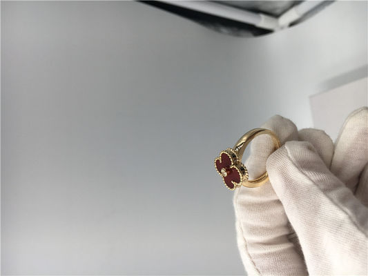 Kwaliteit Unieke Gele Gouden Verlovingsringen om Diamant, Uitstekende Alhambra Ring met Kornalijn fabriek