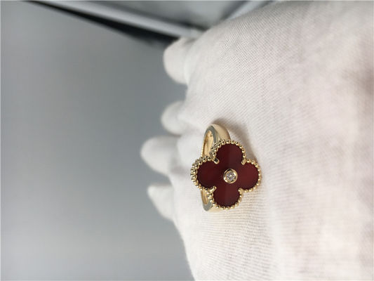 Kwaliteit Unieke Gele Gouden Verlovingsringen om Diamant, Uitstekende Alhambra Ring met Kornalijn fabriek