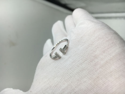 Kwaliteit T Draad Ring With Round Brilliant Diamonds, Verlovingsringen voor Vrouwenwitgoud fabriek