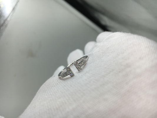 Kwaliteit T Draad Ring With Round Brilliant Diamonds, Verlovingsringen voor Vrouwenwitgoud fabriek