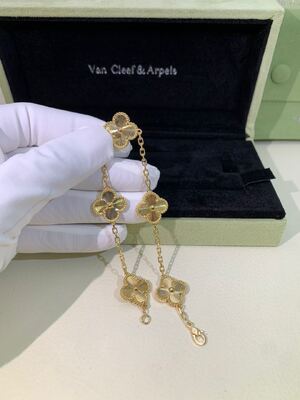 VCA Vintage Alhambra 18K Gouden Armband Van Cleef And Arpels Moeder Van Parel Malachiet Carnelian