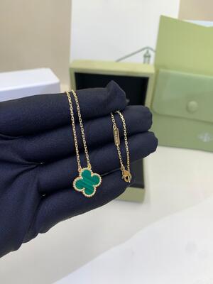 18K gele goud malachiet medium halsketting Lucky Girl VCA Vintage Alhambra hanger
