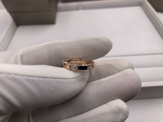 Handgemaakte Sieraden op Maat met Diamantslijpsel en Gepersonaliseerde Gravering voor een Uniek Luxe Design