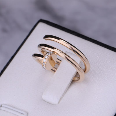 Kwaliteit B4211800 de Gele Gouden Diamanten van Spijkerjuste un clou ring in 18k fabriek