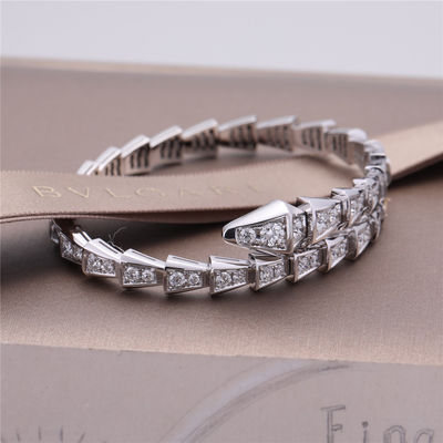 Kwaliteit De Adder één-rol van Italië Romaanse Serpenti slanke die armband in 18K-witgoud met de volledige pavé Armband van de diamantenslang wordt geplaatst fabriek