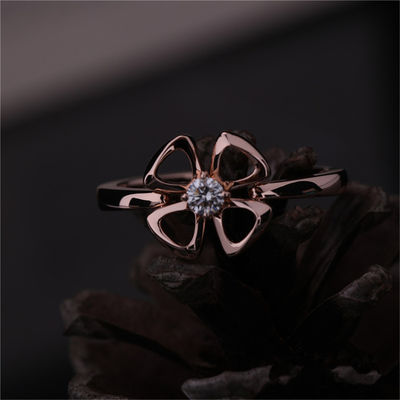 Kwaliteit Roma Gold Brand Jewelry Fiorever 18 Karat Rose Gold Ring met een centrale diamant ref 355305 wordt geplaatst die fabriek