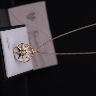 Kwaliteit Rose Des Vents Medallion Necklace in het Gele Goud van 18k met Diamond Mother Pearl fabriek