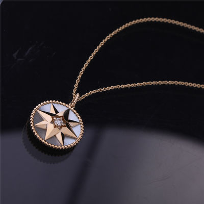 Kwaliteit Rose Des Vents Medallion Necklace in het Gele Goud van 18k met Diamond Mother Pearl fabriek